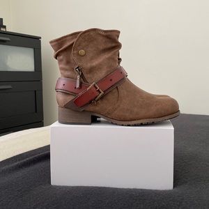 Jellypop Boots size 8.5 W